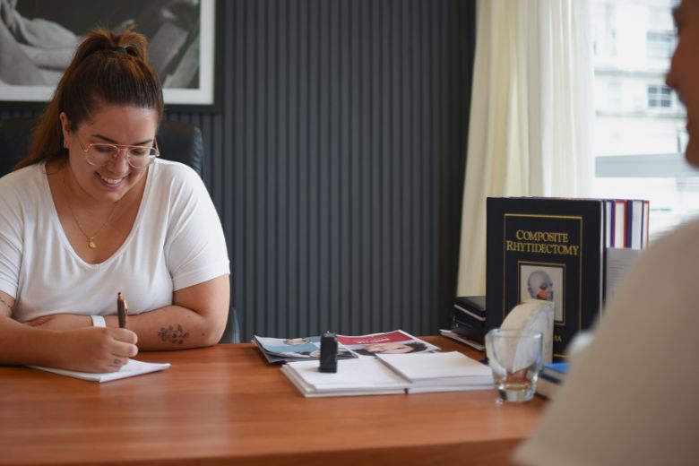 知的障害児者のみられる年齢別症状や診断に関わるIQ以外の要素について