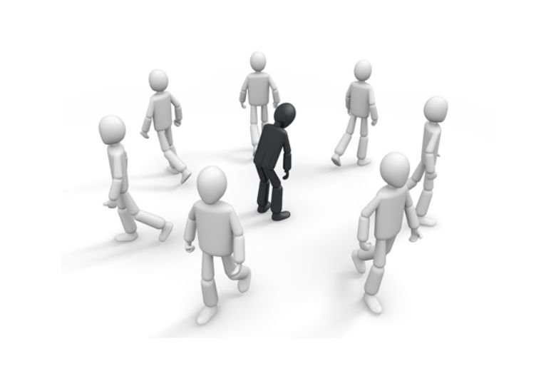 大切な家族や社会的な立場を失っても、その行為を続けてしまうのが依存症の特徴です