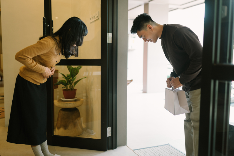 5. 大仰型（過度に礼儀正しいタイプ）