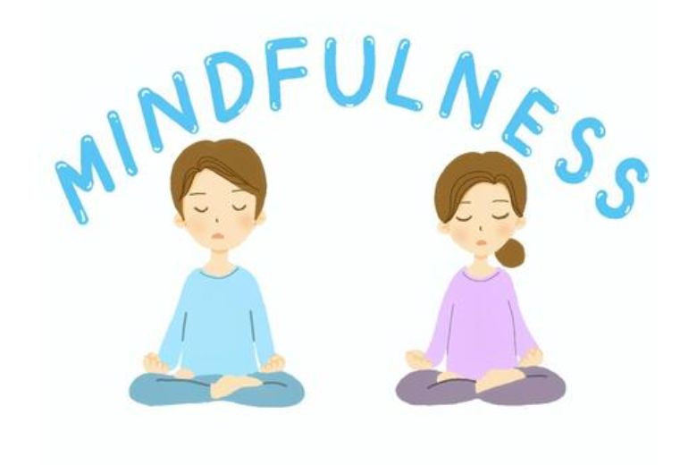 心理療法: トラウマ体験の克服を目指す認知行動療法（CBT）や、マインドフルネス療法が有効とされています。