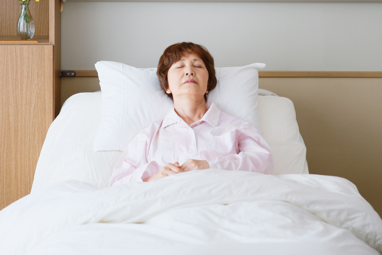 体位変換が血圧に及ぼす影響（頭部挙上・側臥位）