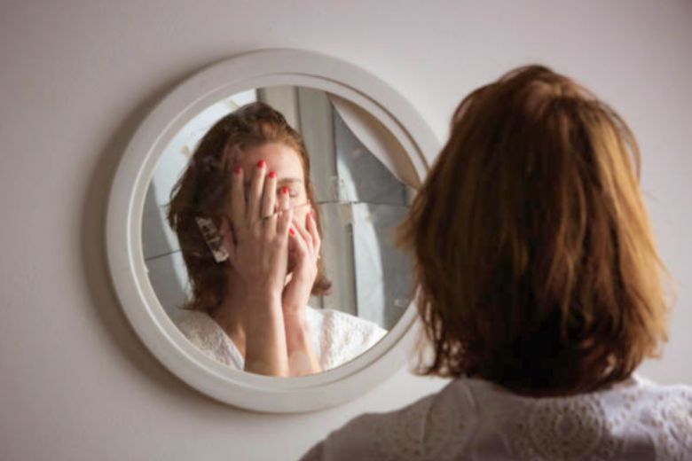 自己肯定感が低い人の画像