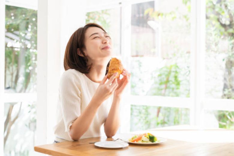 食事を丁寧に味わう