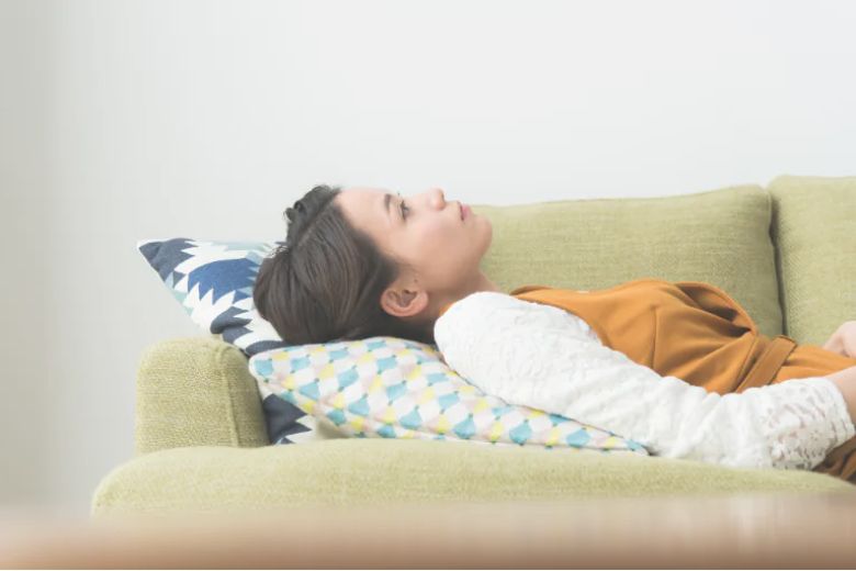 「何もしたくない」と感じることは、誰にでもあることです。仕事や学業、人間関係など、日々の生活の中でストレスや疲労が蓄積すると、やる気が起きず、ただ何もせずに過ごしたくなることがあります。