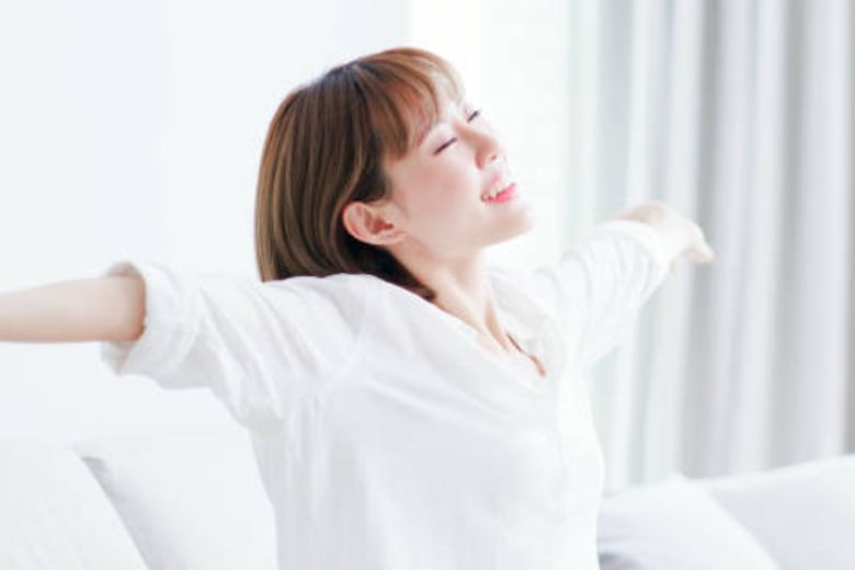  深呼吸をして、自律神経を整える