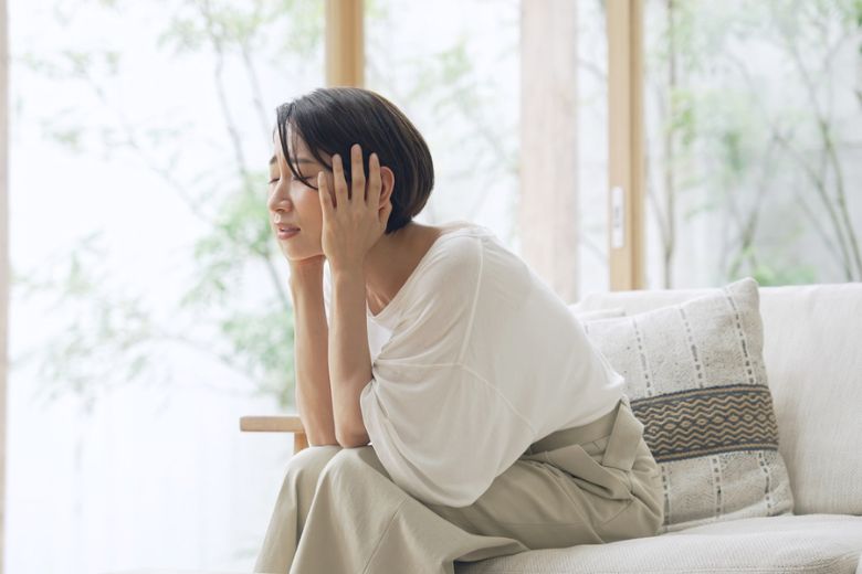 焦燥感とは、内心が落ち着かず、不安やイライラが混じった状態を指します。胸の奥でざわざわとした緊張感が続き、落ち着いていられない、気が急いて何かしなければという圧迫感にさいなまれることもあります。