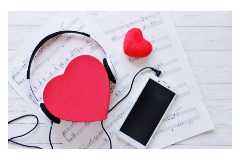 昼休みに好きな音楽を聴く