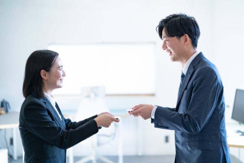 名刺交換における基本マナー