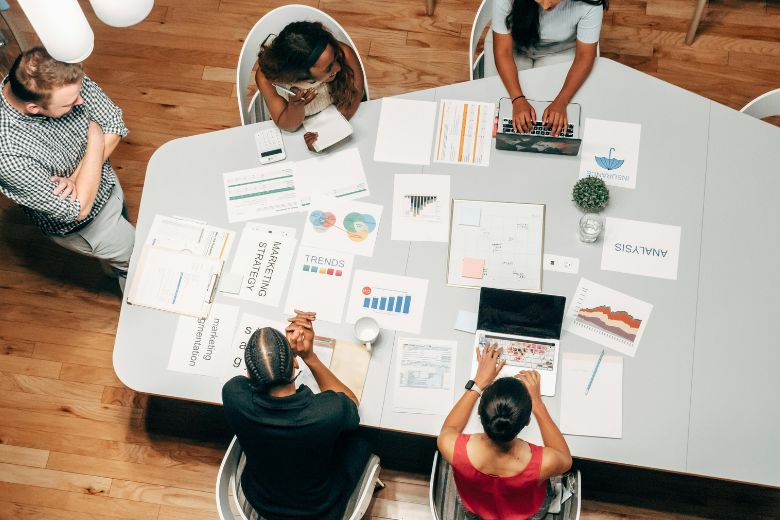 仕事で差がつく！正しい敬語とスマートな言い換え集