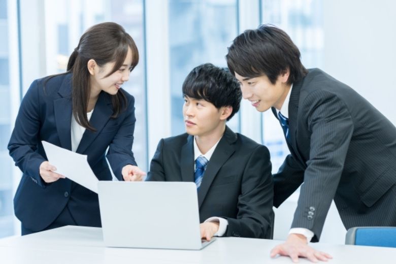 「ご査収ください」の意味とビジネスでの使い方【ビジネスマナー】