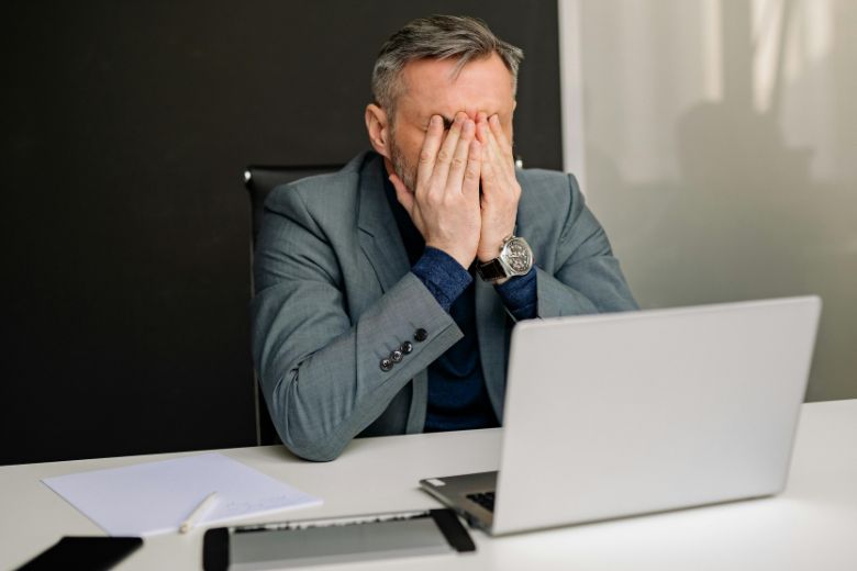 退職届から学ぶ「成長」と「尽くす心」――社長と社員の対話から考える働き方