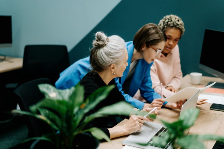 1. 「ご教授ください」と「ご教示ください」