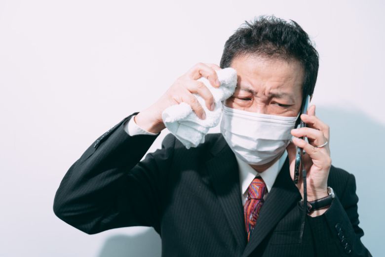 マスクをしたまま名刺交換は失礼なのか？