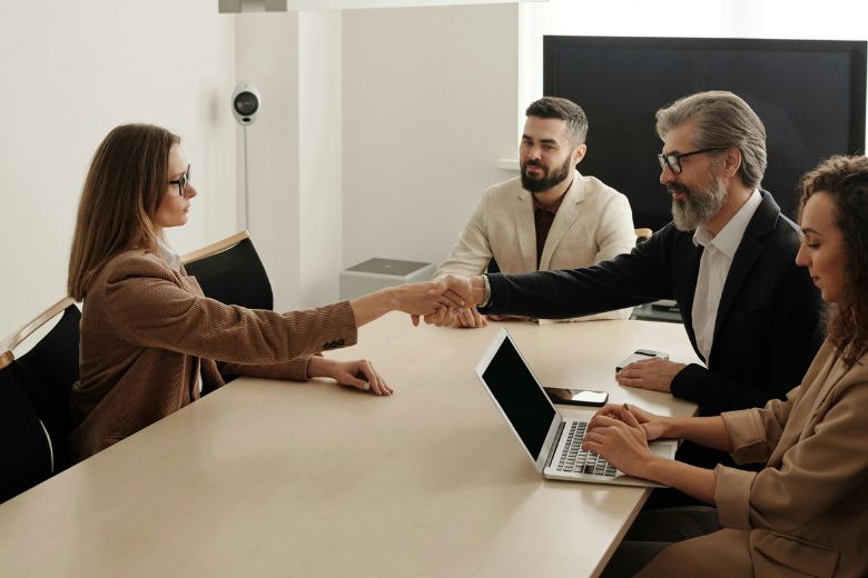 3. 「お伝えします」と「申し伝えます」