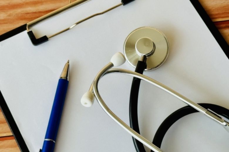 ギプスとは？目的・使い方・外し方まで徹底解説