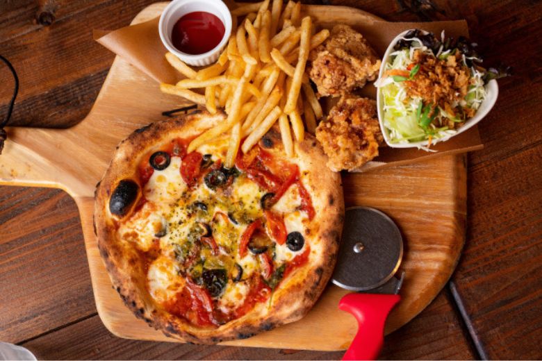 ■夕食：ファストフード、加工肉、ストロング系アルコール