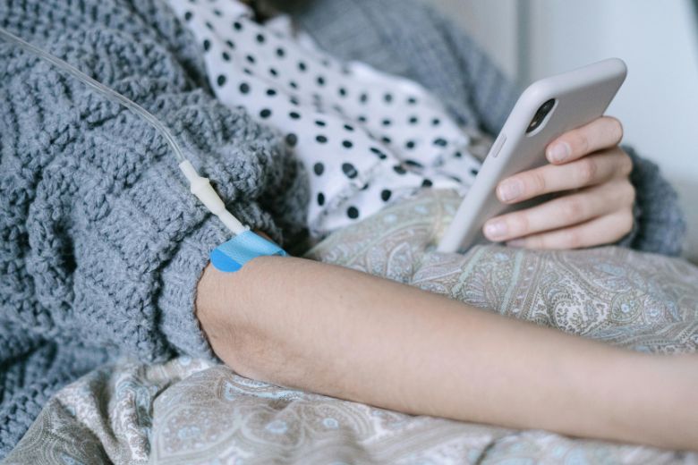 「治る」と信じ、前向きな心を持てる人