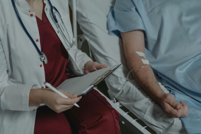 日本における肝臓がんの主な原因