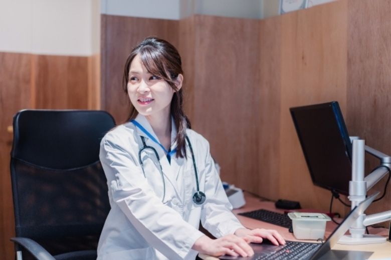 1. 頚椎とは？— 7つの骨から成る首の支柱