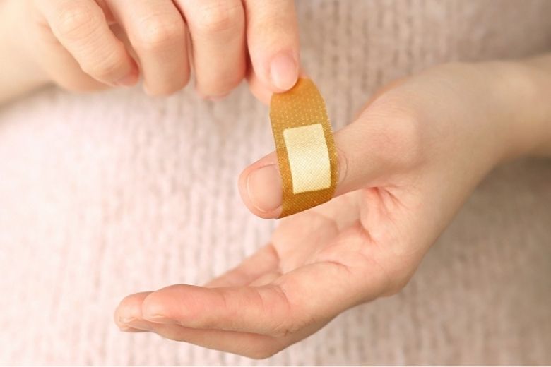 ■ 人差し指と小指は特別仕様の「追加の伸筋腱」を持っている