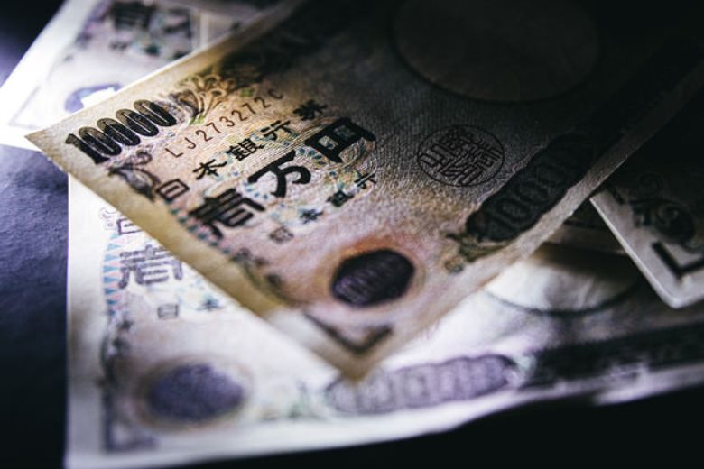 ② 無料の健康法から高額な商品へ誘導されるパターン