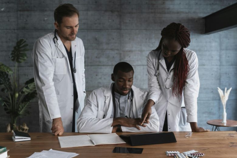 アフラトキシンとアリストロキア酸とは？