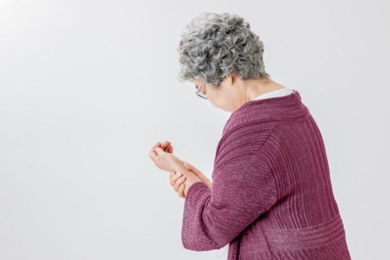 ■ 深指屈筋──最も先端のDIP関節（第一関節）を曲げる筋肉